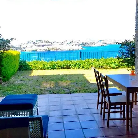 Breathtaking Sea View With A Peaceful Garden Apartment *
